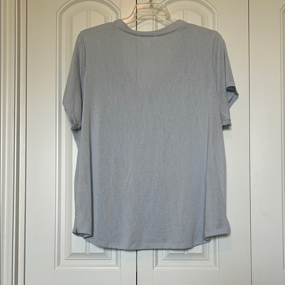 Athleta Lt Blue V-Neck Short Sleeve Tee 2X - Picture 4 of 7